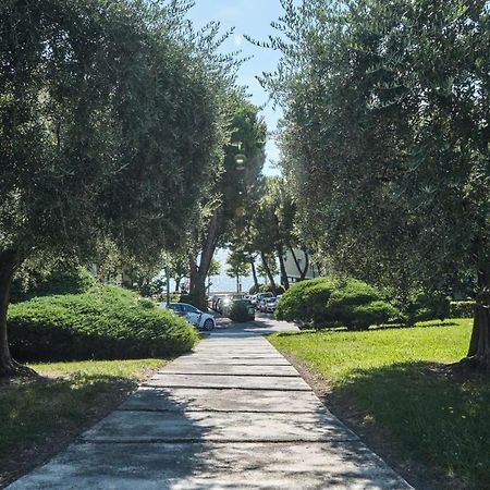 Appartamento Floriana Desenzano del Garda Luaran gambar