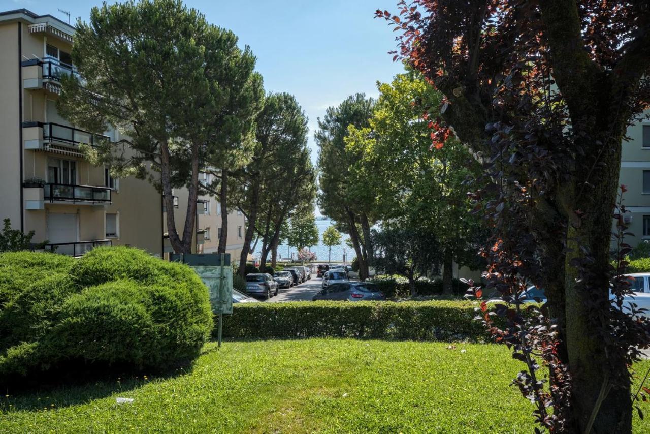 Appartamento Floriana Desenzano del Garda Luaran gambar