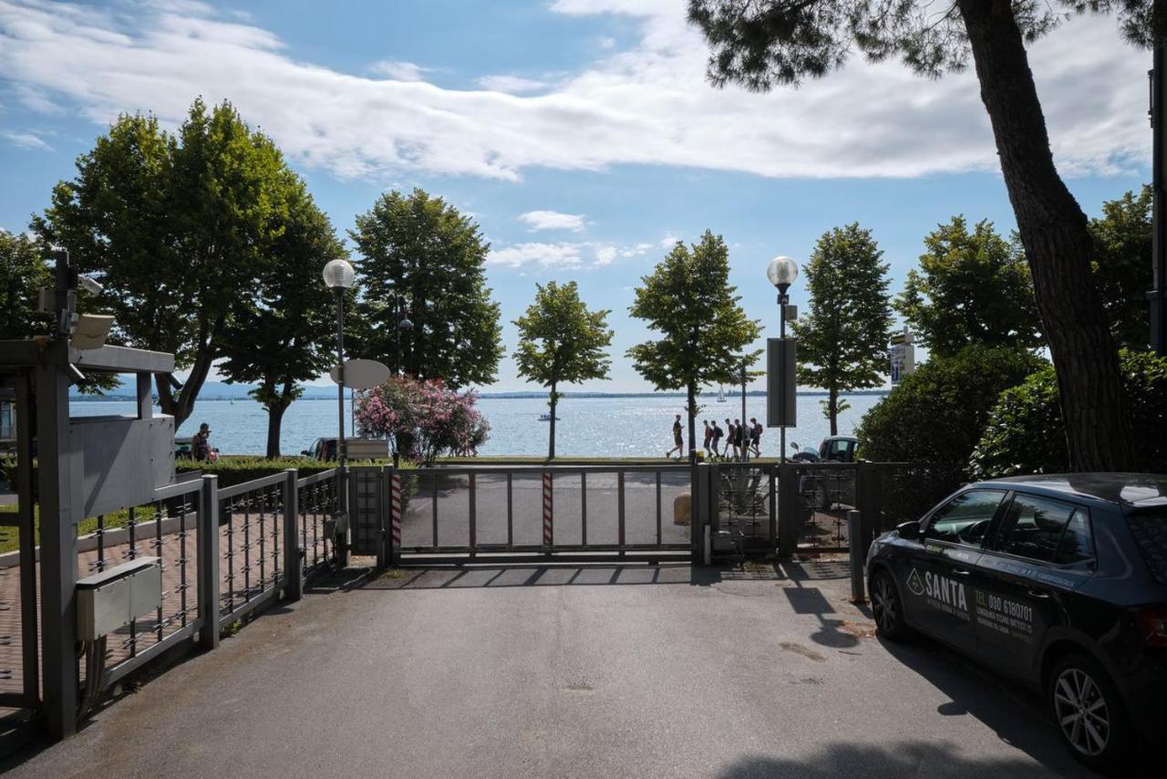 Appartamento Floriana Desenzano del Garda Luaran gambar